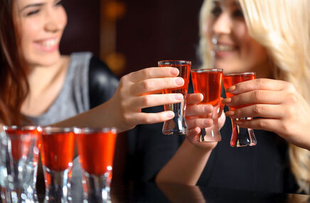 Picie alkoholu przez kobiety stosujące antykoncepcję